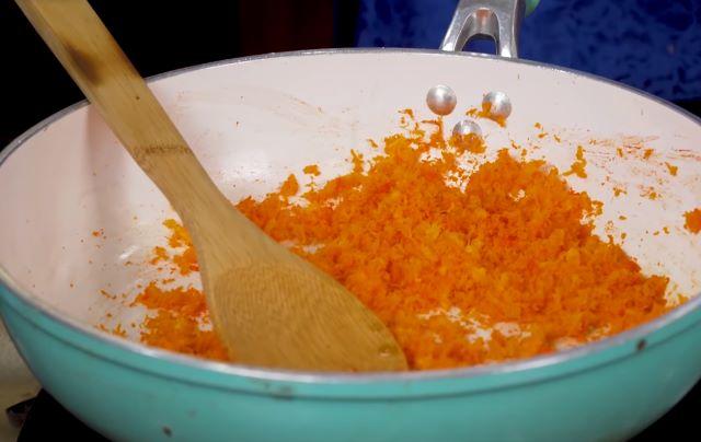 Cách làm tôm chấy của nhân bánh bèo Huế - Ảnh sưu tầm