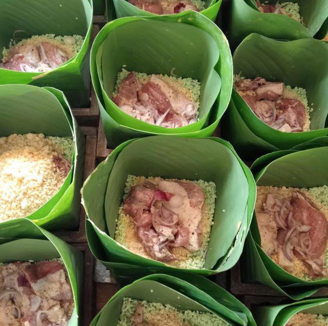 Cách gói bánh chưng cần khuôn - Ảnh từ Nguyễn Ngọc Ánh