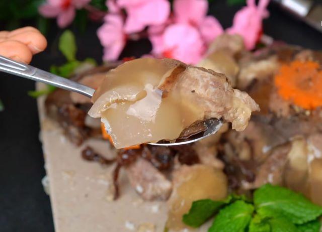 Hương vị của món thịt đông rất đặc trưng - Ảnh sưu tầm