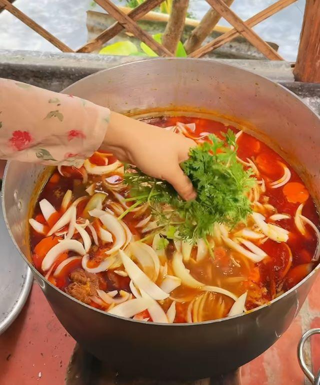 Khi thịt bò và thêm rau củ nào nấu - Ảnh sưu tầm