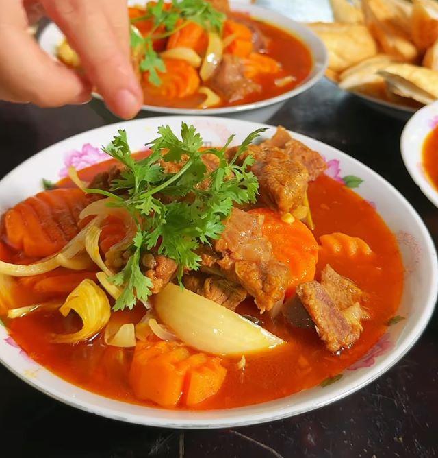 Múc ra tô và thưởng thức thôi - Ảnh sưu tầm