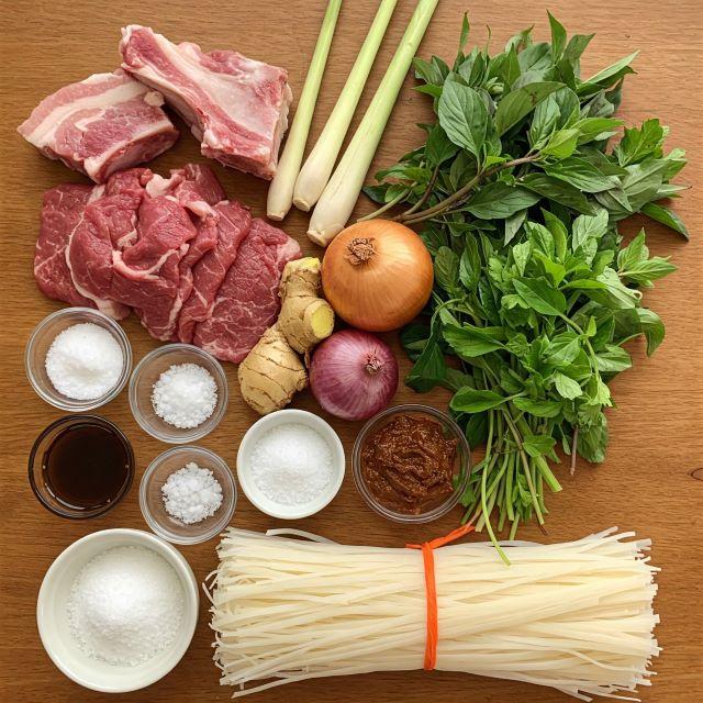 Các nguyên liệu để nấu bún bò Huế