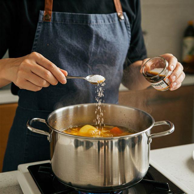 Nêm nếm nước dùng cho vừa ăn