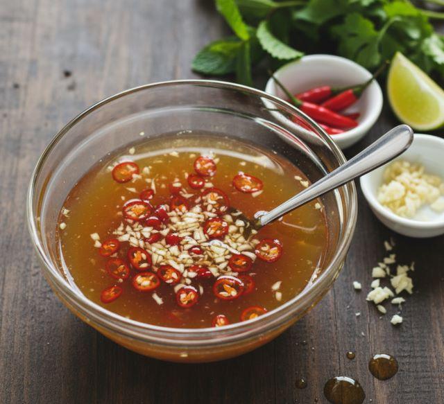 Cách làm nước chấm ăn kèm với bún cá Nha Trang