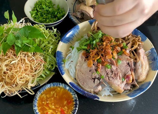 Bày ra bát và thưởng thức thôi - Ảnh sưu tầm