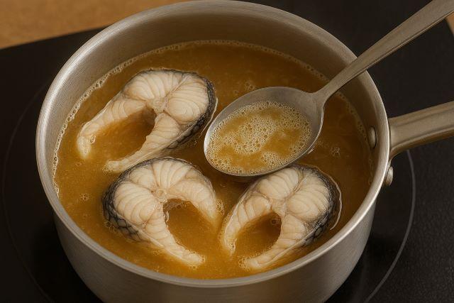 Cho cá lóc vào nồi nước dùng