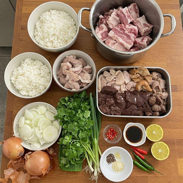 Các nguyên liệu để nấu cháo lòng miền Bắc