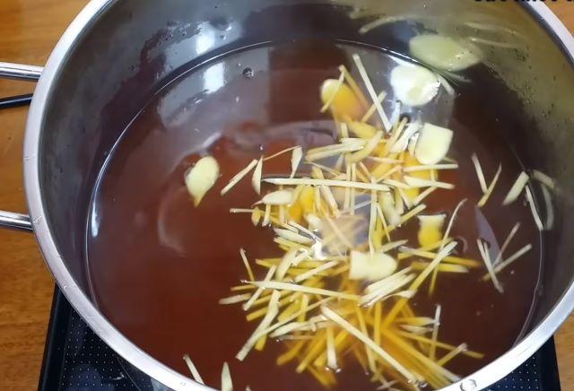 Nấu nước đường gừng