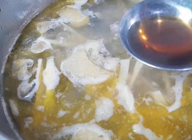 Nêm nếm lại gia vị và tắt bếp - Ảnh sưu tầm