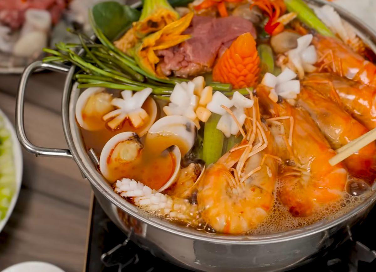 Cách nấu lẩu hải sản chuẩn vị "siêu đơn giản"