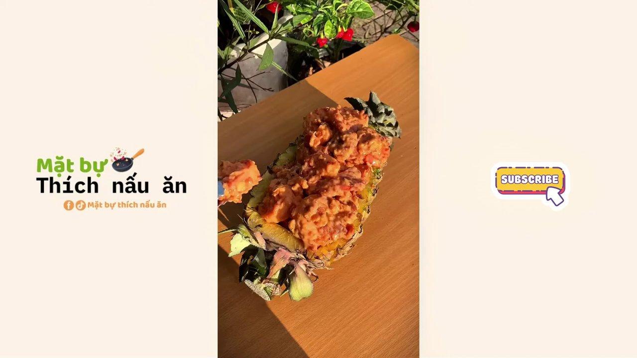 Chuẩn bị nguyên liệu lòng heo tươi ngon cho món chiên giòn.