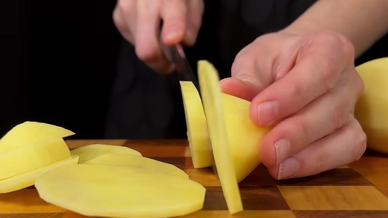 Khoai Tây Trứng Kiểu Mới: Món Ngon Đơn Giản Khiến Bạn Quên Cả Pizza