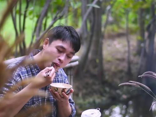 Đối Thủ Của Mứt Cà Pháo: Giải Mã Món Cà Xa Xỉ Trong Hồng Lâu Mộng, Hơn Nửa Tháng Mới Hoàn Thành