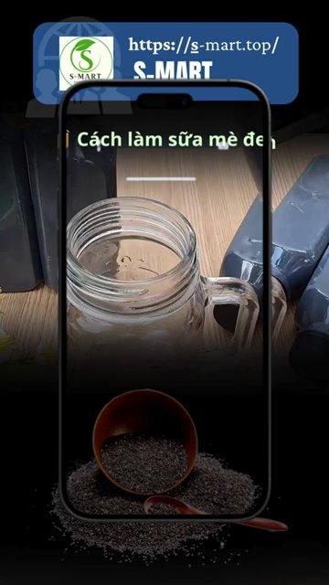 Những hạt mẹ đen còn nguyên vỏ, tươi và bóng, chuẩn bị được sơ chế.