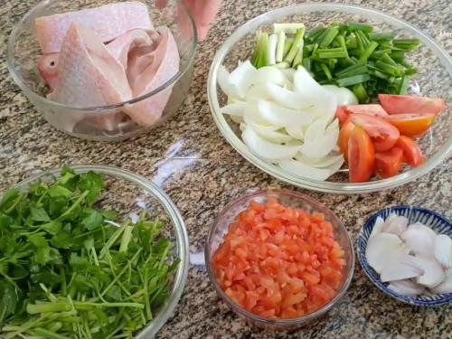 Cá Điêu Hồng Nấu Ngót: Công Thức Đơn Giản Cho Bữa Cơm Gia Đình Đậm Vị
