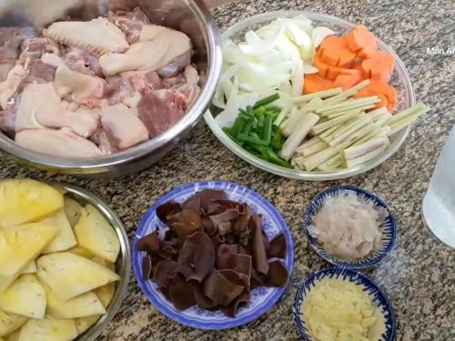 Vịt nấu khóm - Bí quyết nấu món ngon đậm đà, chua ngọt hài hòa cho bữa cơm gia đình