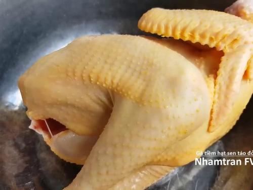 Gà Tim Hạc Xean Táo Đỏ: Món Hầm Bổ Dưỡng, Thơm Ngon Cho Cả Gia Đình