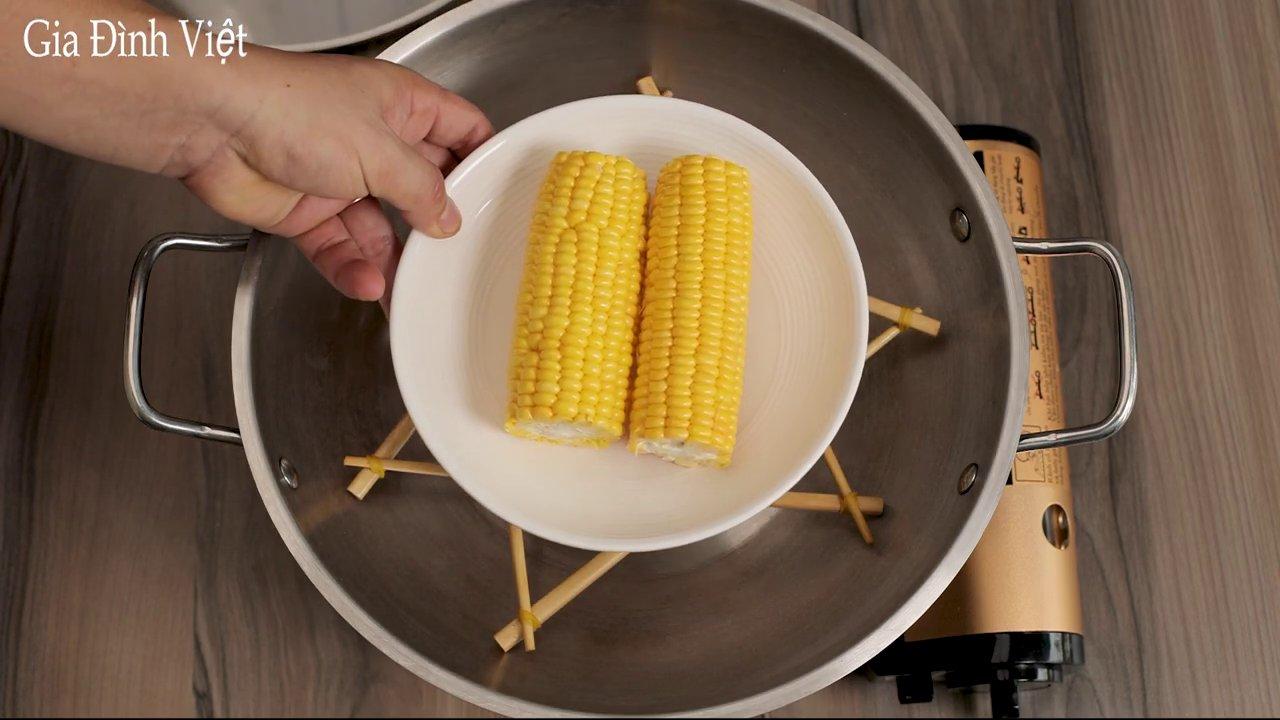 Chuẩn bị 6 chiếc đũa giống nhau và dây thun là đã có thể bắt tay vào làm.