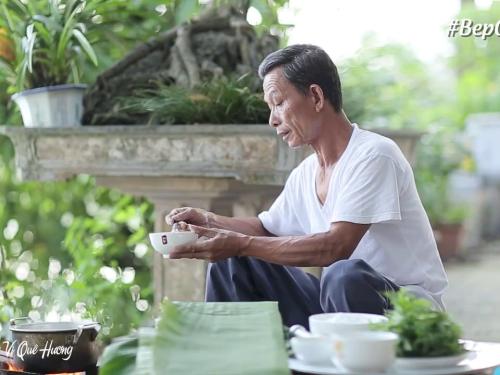 Bánh Ngải Cứu Và Nem Chua: Hai Món Quê Đưa Cơm Cực Đỉnh