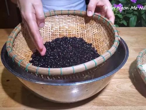 Cách Nấu Xôi Đậu Đen Dẻo Mềm, Thơm Ngon Đơn Giản Tại Nhà