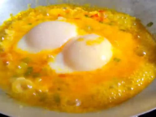 Mẹo Luộc Trứng Gà Ngon Tuyệt: Lòng Đào Hay Chín Tới Đều Đạt Chuẩn, Thơm Nức Mũi Với Hành Ớt