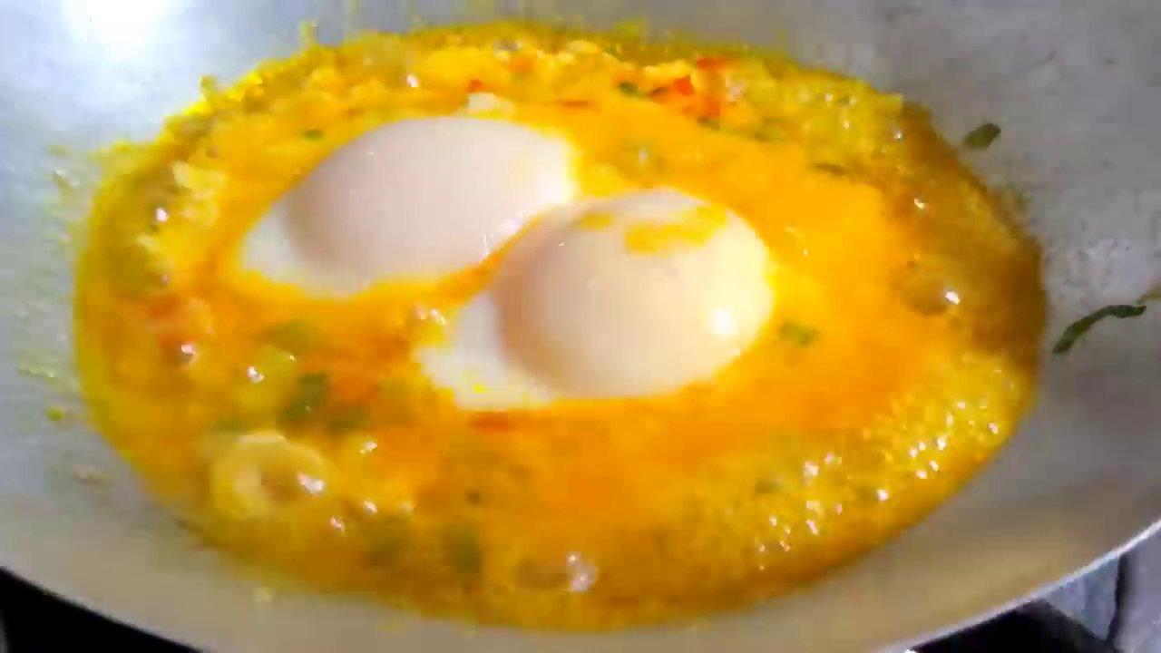 Mẹo Luộc Trứng Gà Ngon Tuyệt: Lòng Đào Hay Chín Tới Đều Đạt Chuẩn, Thơm Nức Mũi Với Hành Ớt