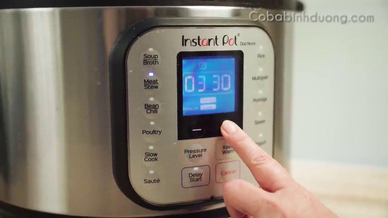 Vo nếp và đậu xanh thật sạch trước khi ngâm với nước muối.