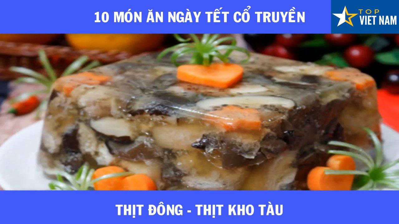 Nồi thịt đông trong veo với thịt, măng và hạt tiêu, mang hương vị đặc trưng của Tết Bắc Bộ.
