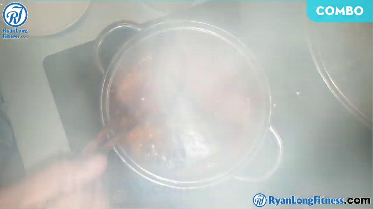 Nồi cá thu kho thơm lừng với màu sắc hấp dẫn, sẵn sàng để dọn ra mâm.