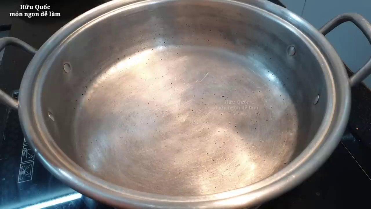 Nồi lẩu hột vịt lộn nước dừa hoàn chỉnh với màu sắc hấp dẫn, thơm ngon.