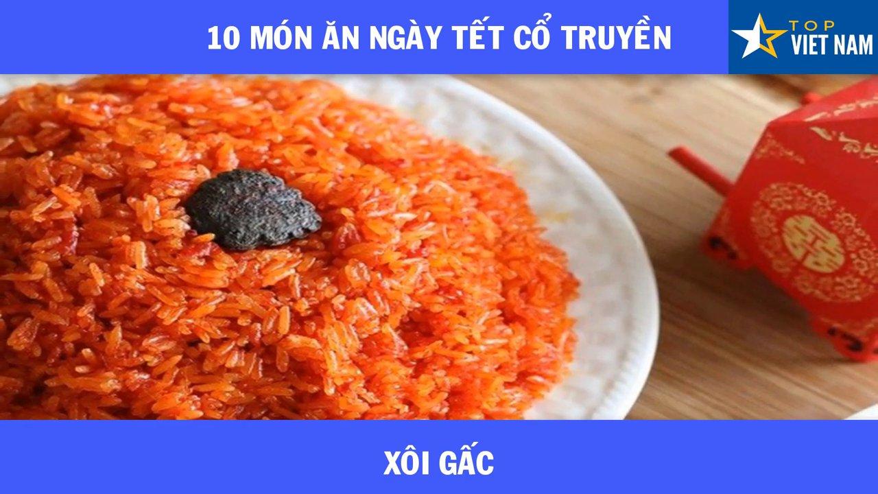 Nồi xôi gấc đỏ rực, dẻo thơm, là biểu tượng của sự may mắn và sung túc đầu năm.