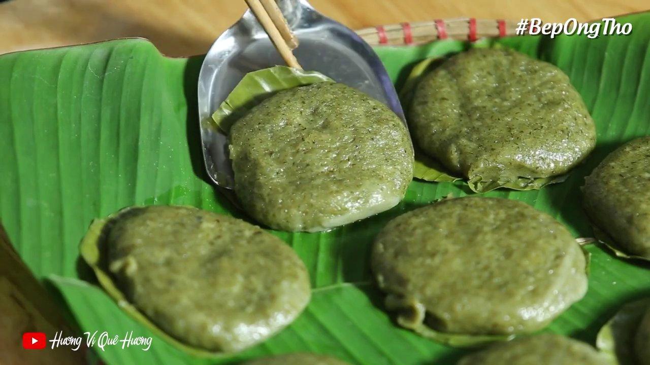 Những gói nem chua được gói cẩn thận, sẵn sàng cho quá trình lên men.