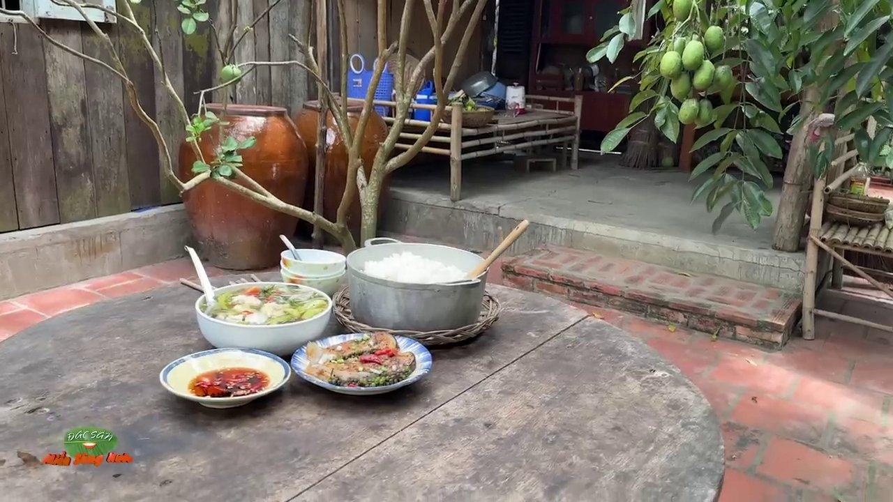 Các loại cá đồng tươi ngon được bày bán ở chợ quê, sẵn sàng cho bữa cơm chiều.