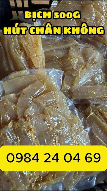 Món ăn thành phẩm với màu sắc hấp dẫn, sẵn sàng để thưởng thức.